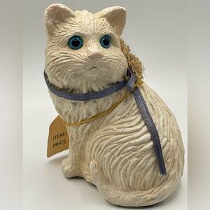 Vintage Chalkware Cream Persian Cat Figurine w/ Blue Eyes & Dried Flower Collar